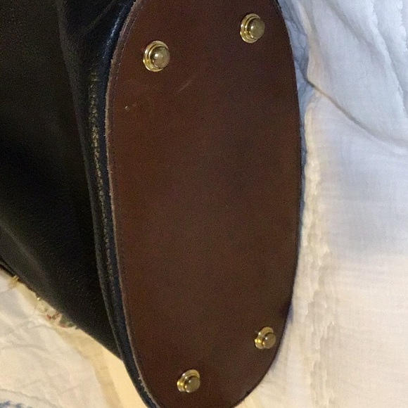 Dooney and Bourke Drawstring Bucket Handbag EUC Black - Picture 4 of 7